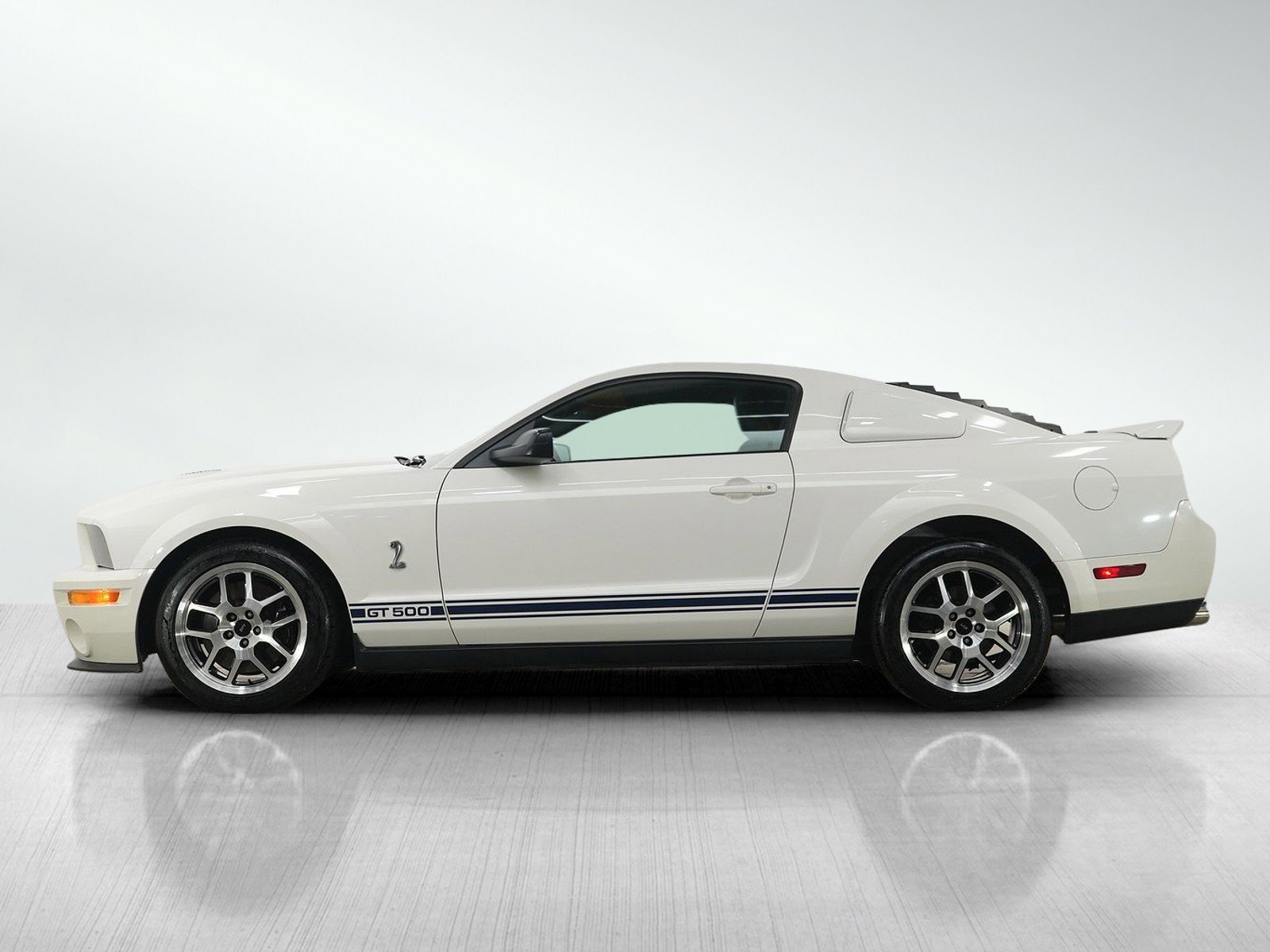 Used 2009 Ford Mustang Shelby GT500 with VIN 1ZVHT88S595138015 for sale in Minneapolis, Minnesota