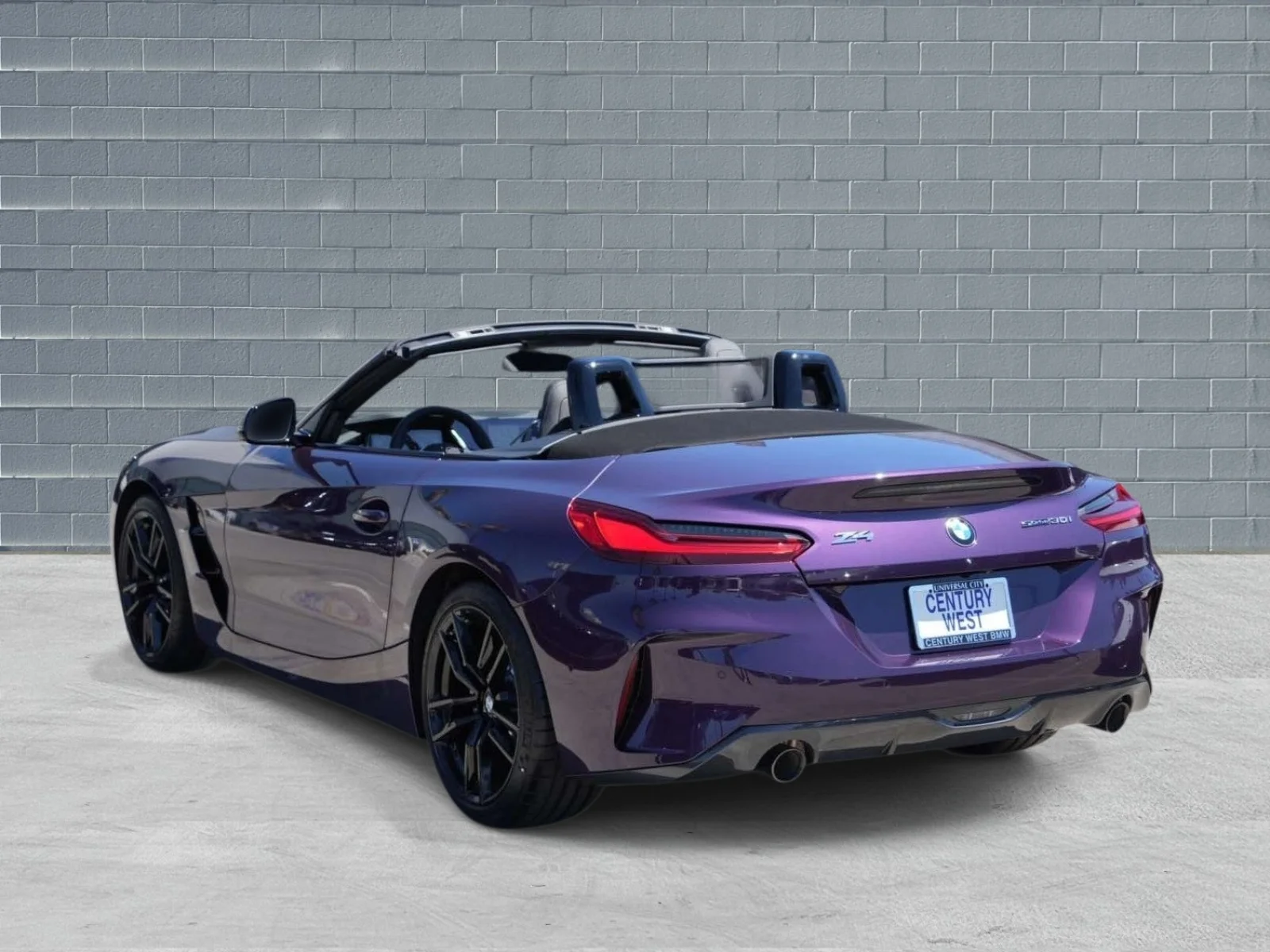 New 2026 Thundernight Metallic BMW sDrive30i image 4