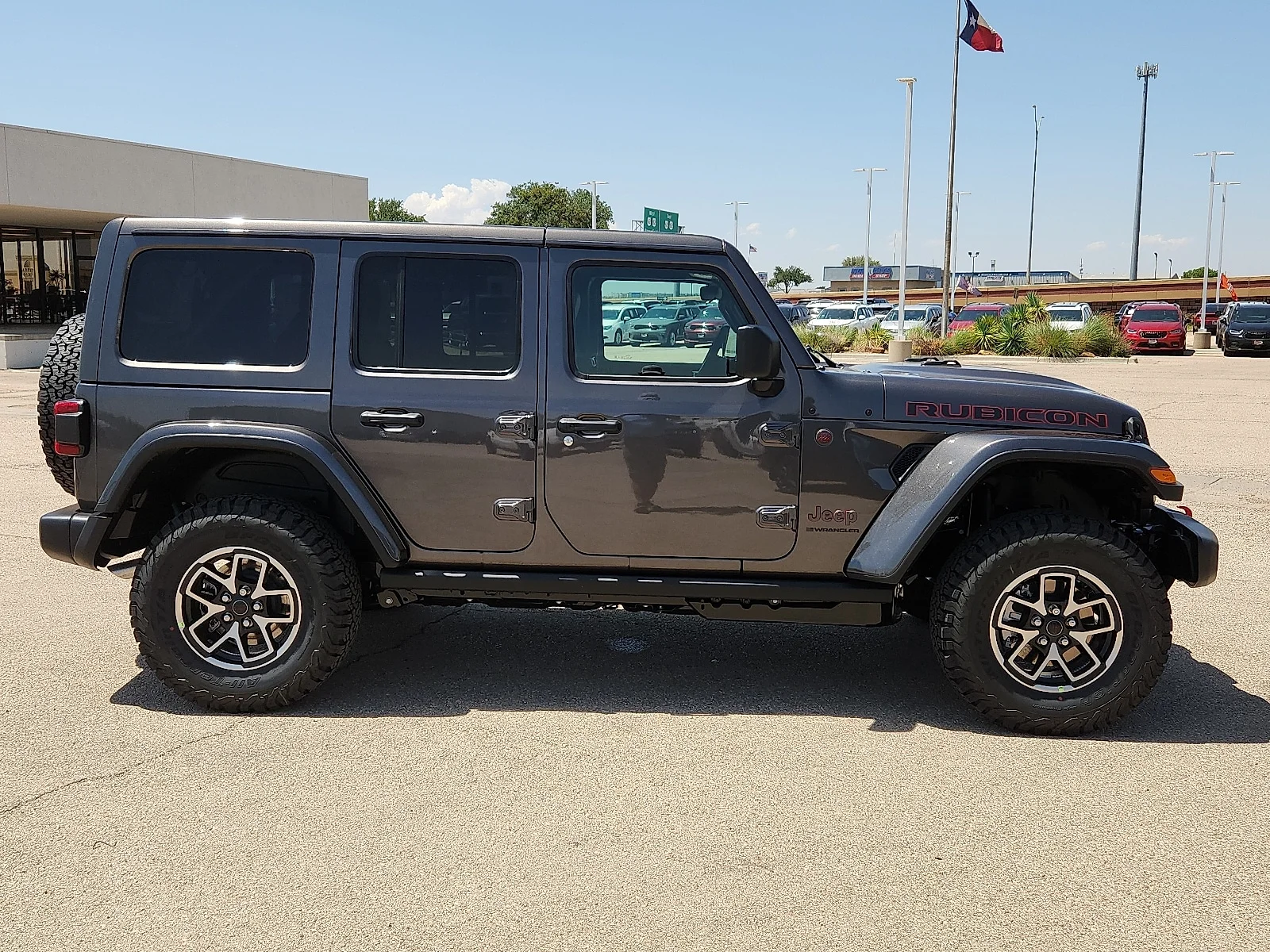 New 2026 Granite Crystal Metallic Clear-Coat  Paint Jeep 4-DOOR RUBICON image 5
