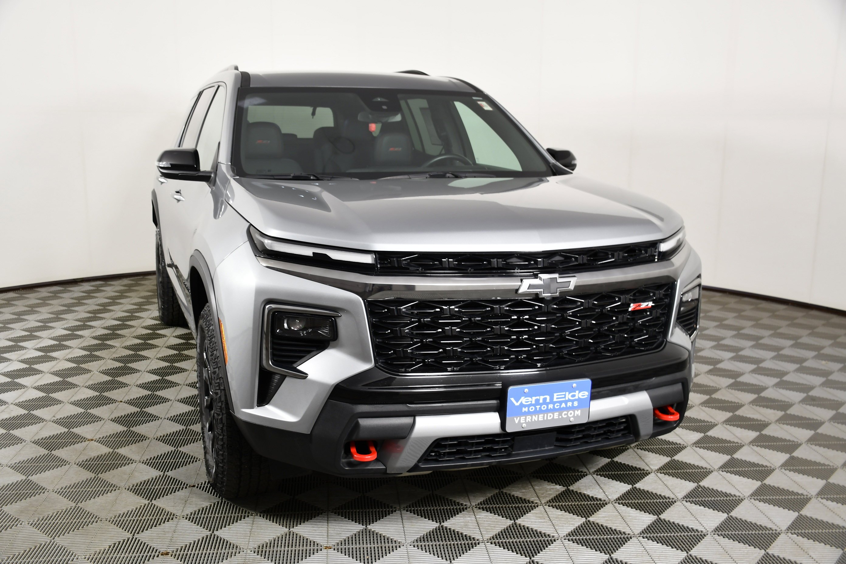 Used 2025 Sterling Gray Metallic Chevrolet AWD Z71 image 3