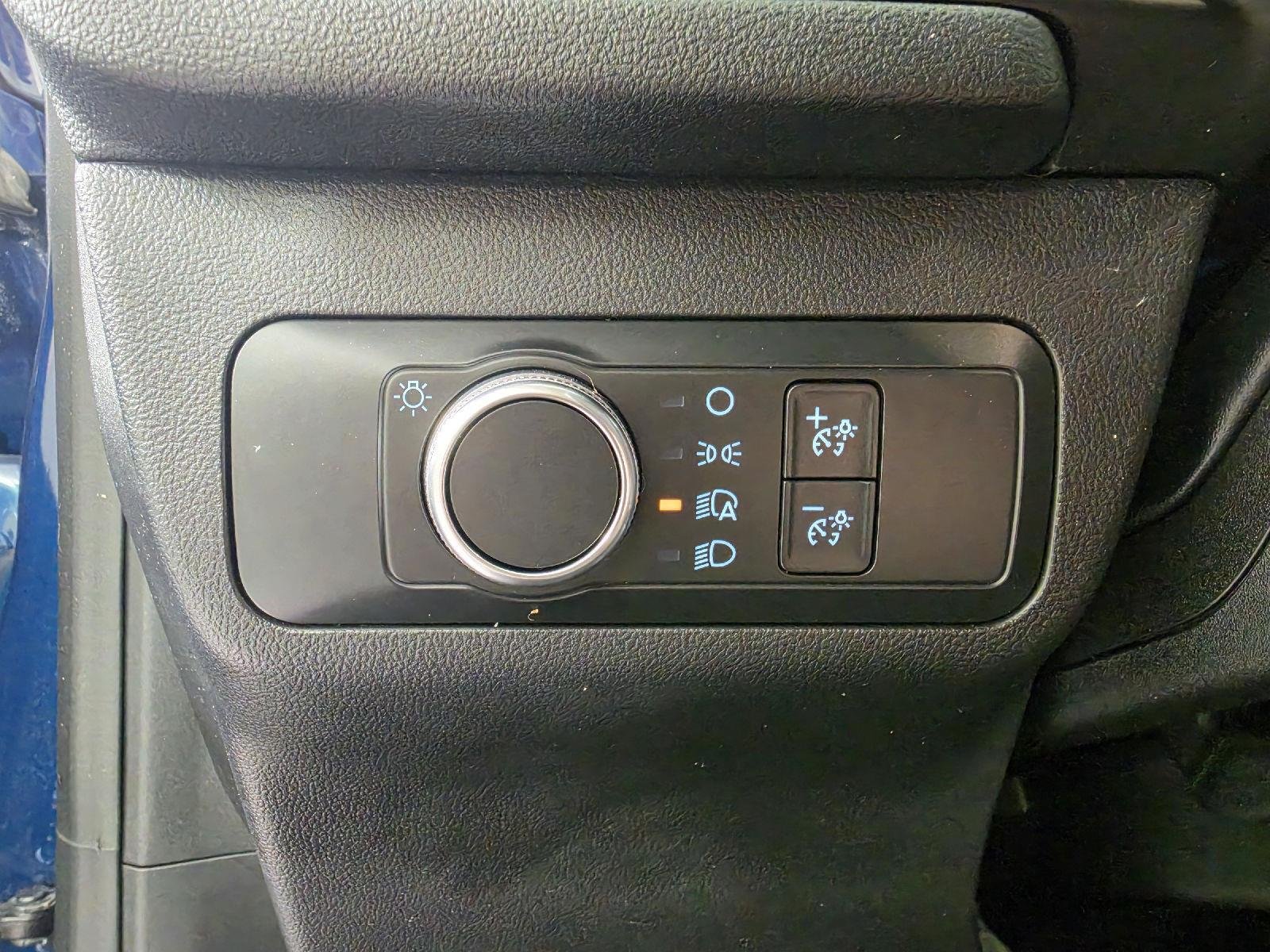 Used 2020 Dark Persian Green Ford SE image 16