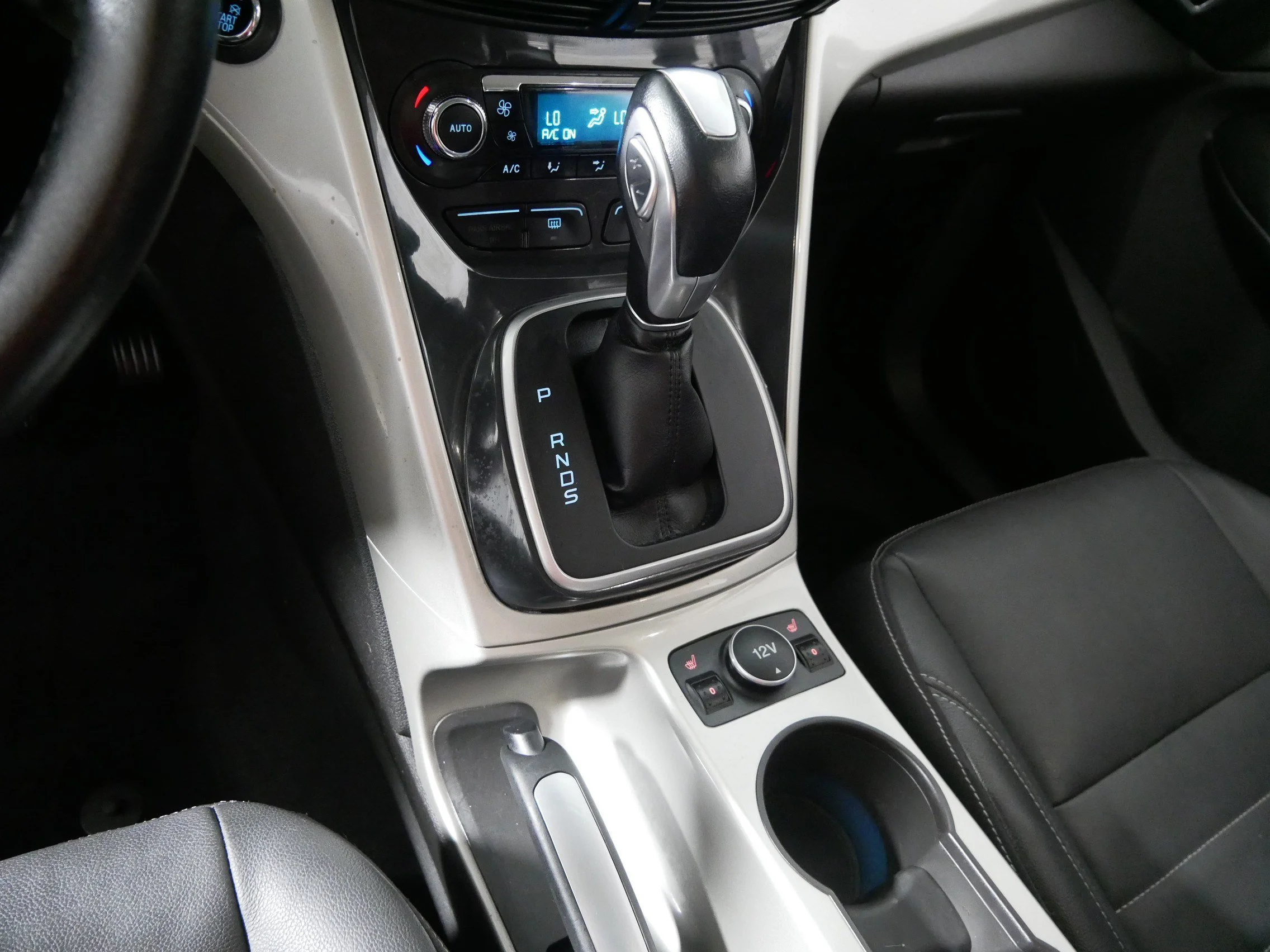 Used 2013 White Platinum Tricoat Ford SEL image 24