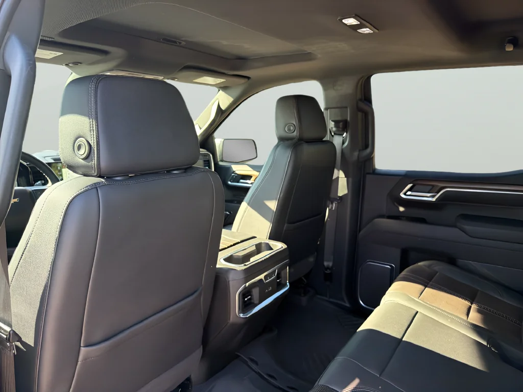 Used 2025 Black Chevrolet High Country image 35