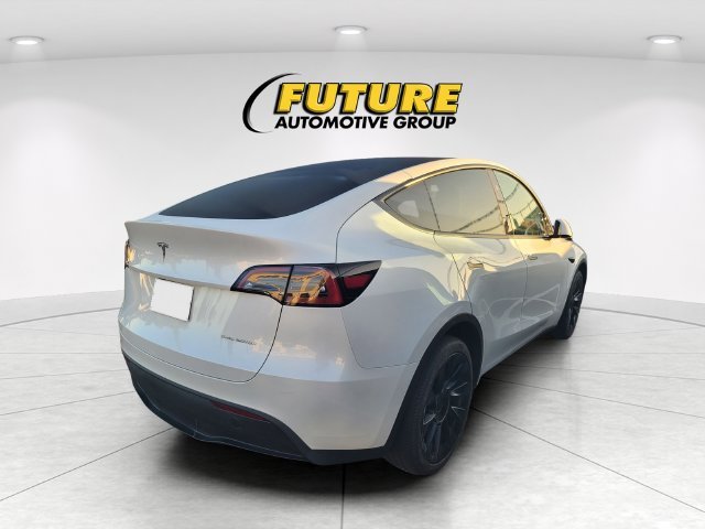 Used 2024 White Tesla Long Range image 3