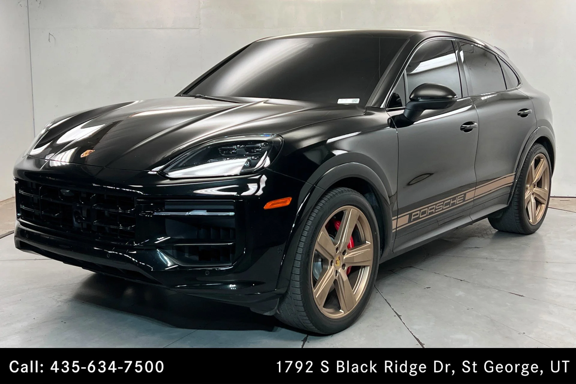 2024 Porsche Cayenne S's photo