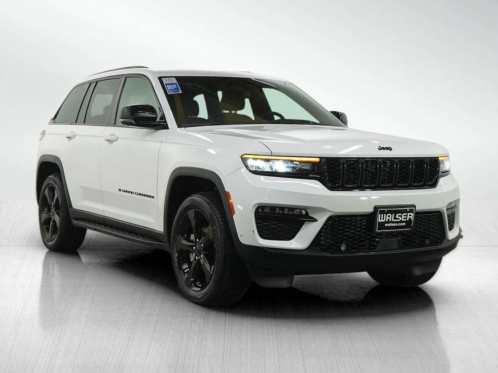 Used 2024 Bright White Clearcoat Jeep Limited image 8