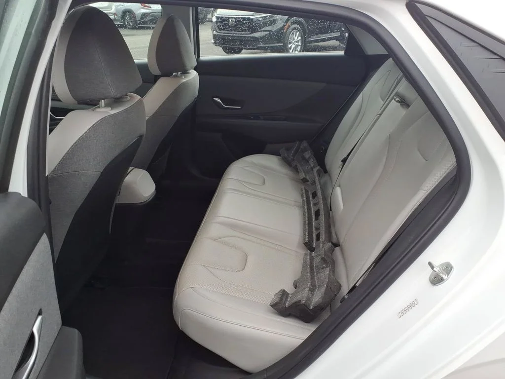 Used 2022 White Hyundai Limited image 17