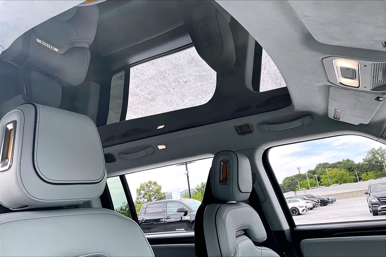 Used 2023 Glacier White Rivian Launch Edition image 12