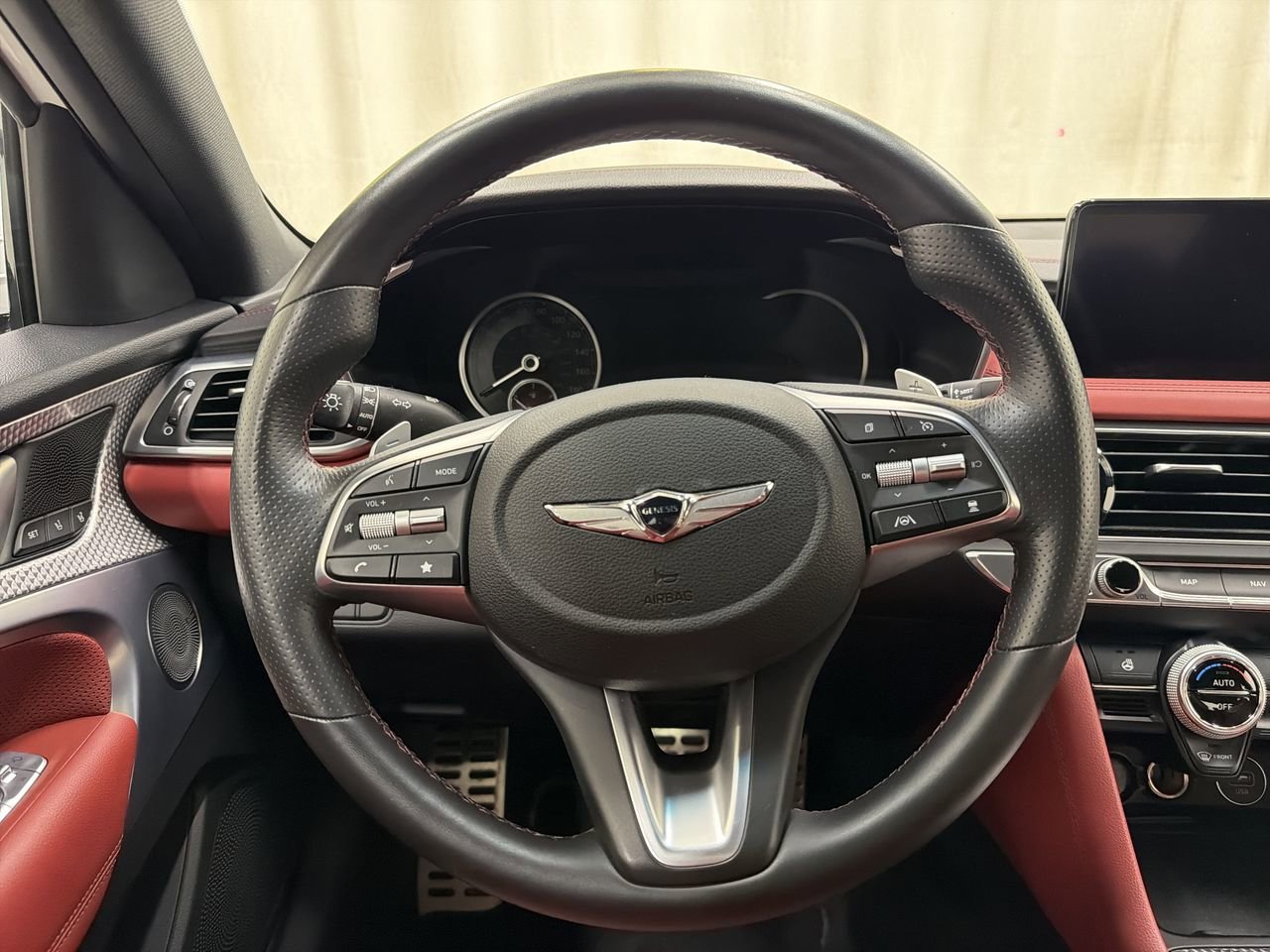 2023 GENESIS G70 Standard - Photo 16