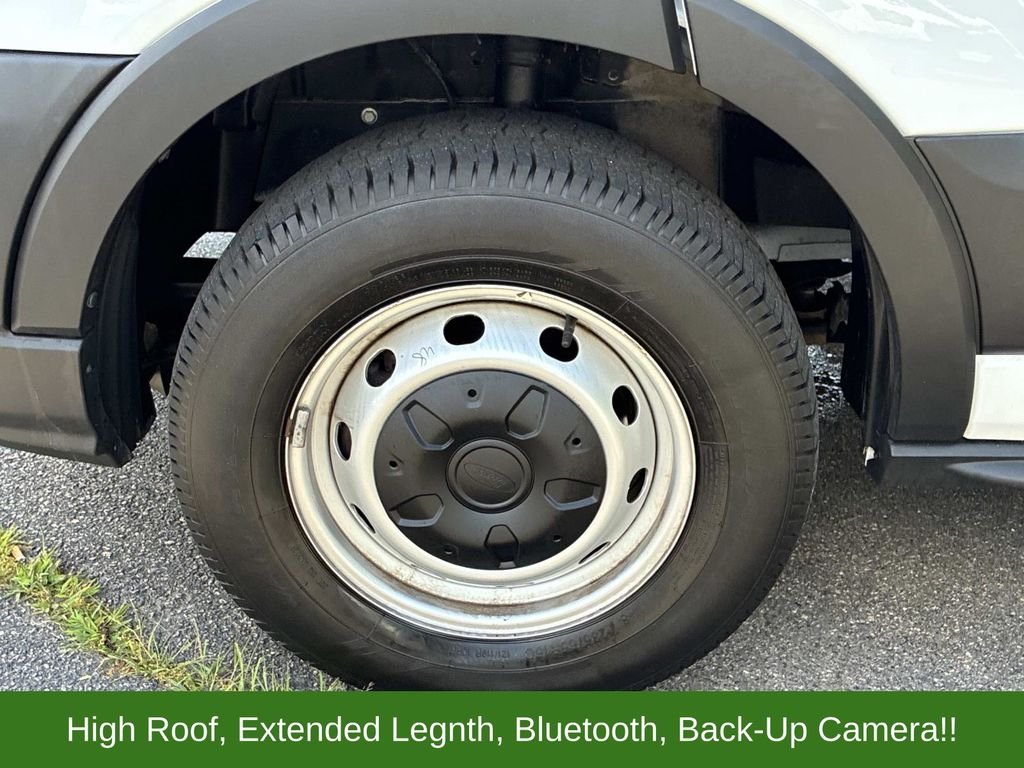 Used 2024  Ford Base image 17