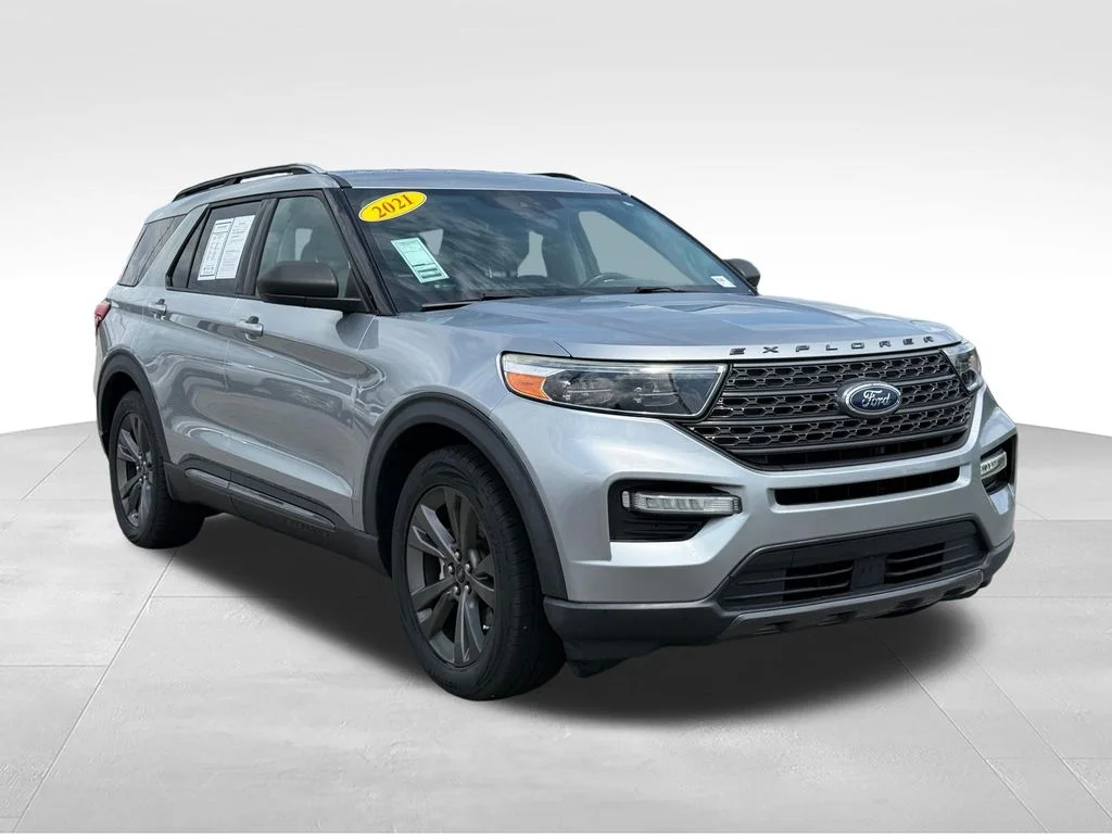 Used 2021 Silver Ford XLT image 31