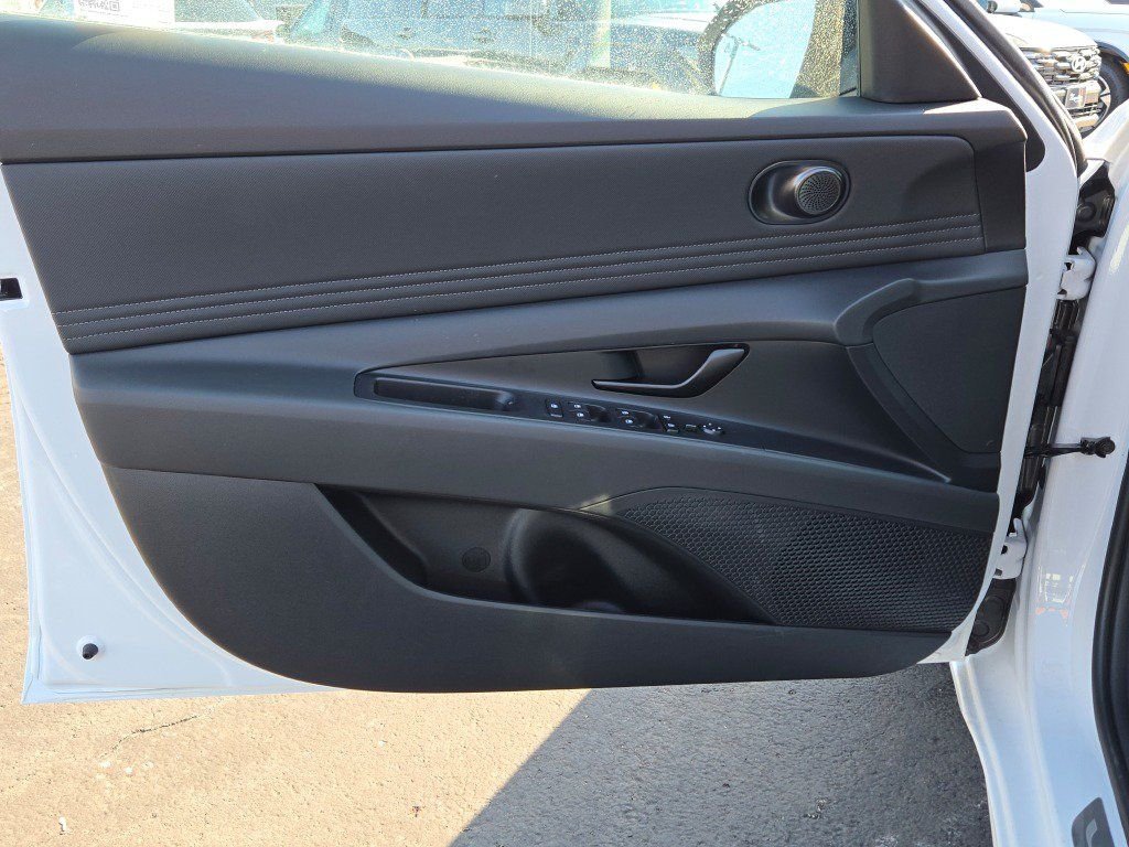 New 2026 White Hyundai SEL Sport image 19