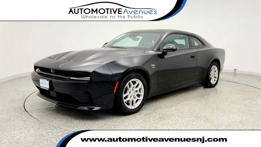 Used 2025 Diamond Black Crystal Pearlcoat Dodge R/T AWD image 1