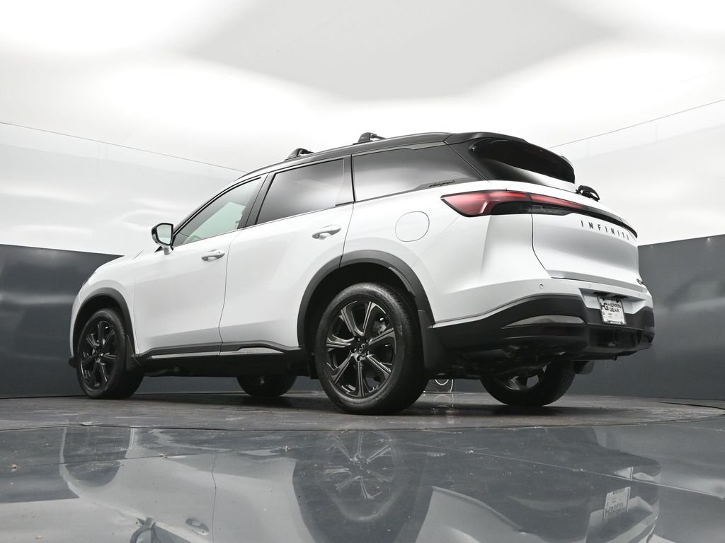 New 2027 2T RAD WHT INFINITI Autograph AWD image 41