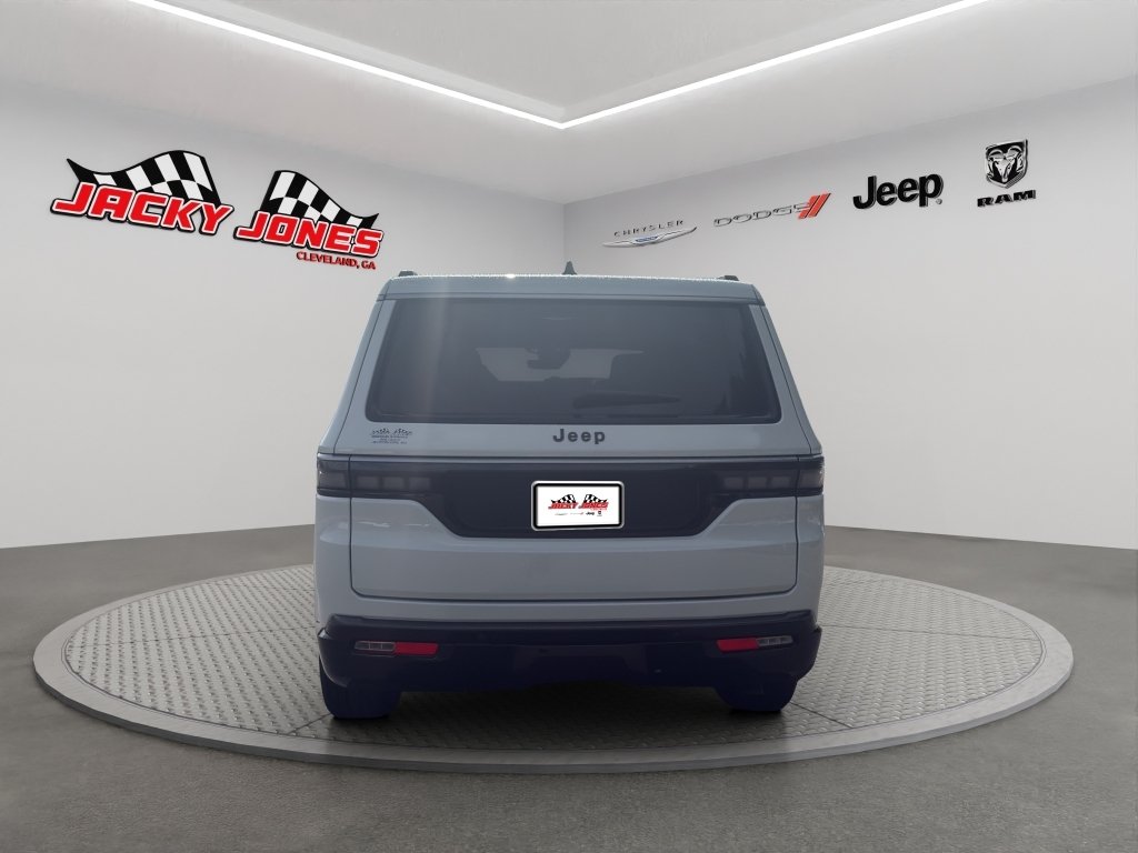 New 2026 Bright White Clear-Coat Exterior Paint Jeep Base image 7