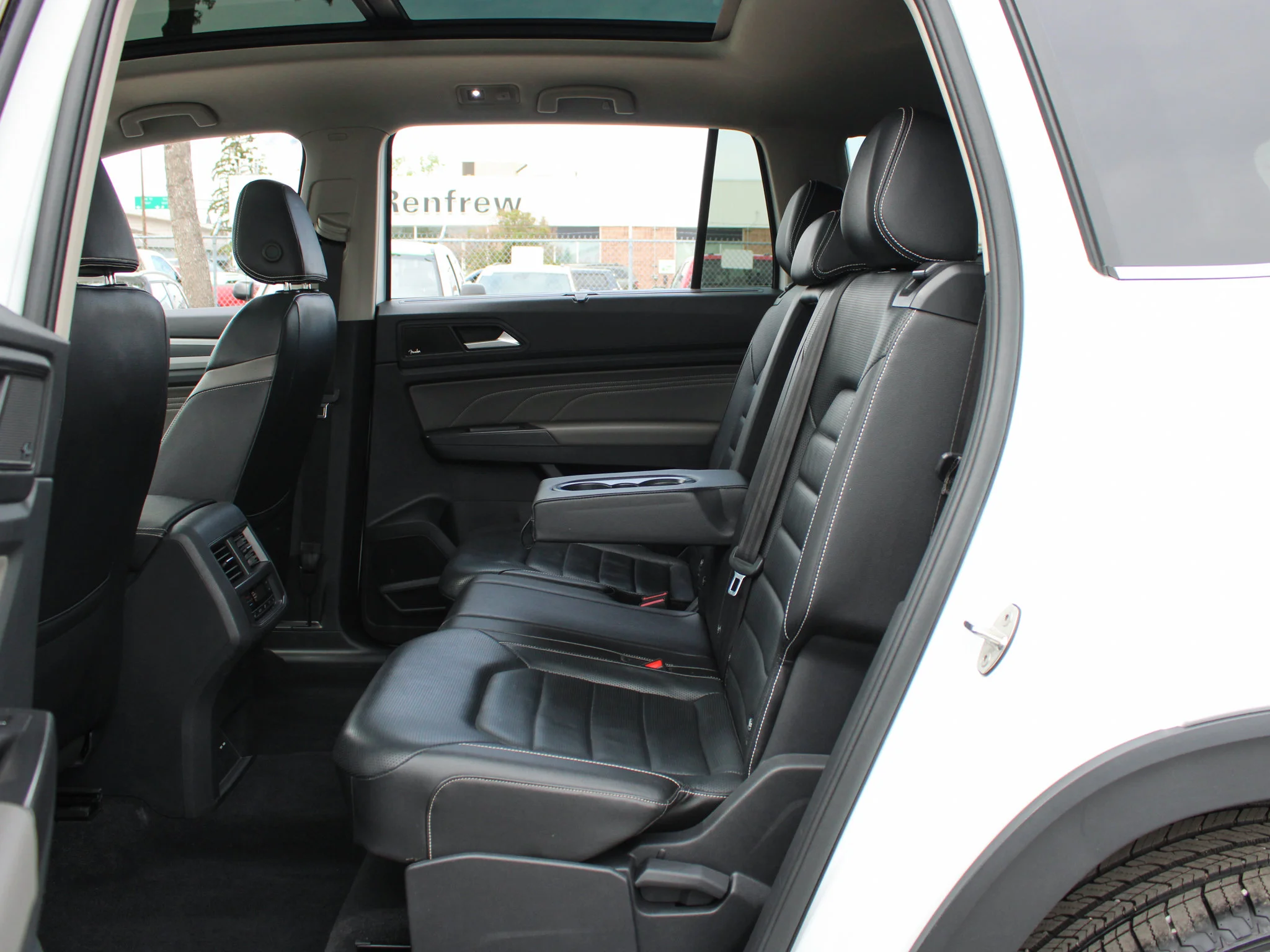 Certified Used 2022 White Volkswagen Execline * R-Line | No Accidents | V6 | Apple CarPlay | Fender Audio | Heated Seats | Sunroof image 16