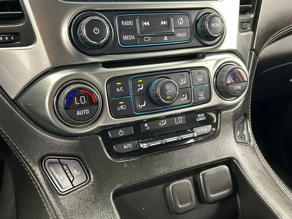 Used 2020 Shadow Gray Metallic Chevrolet LT image 25