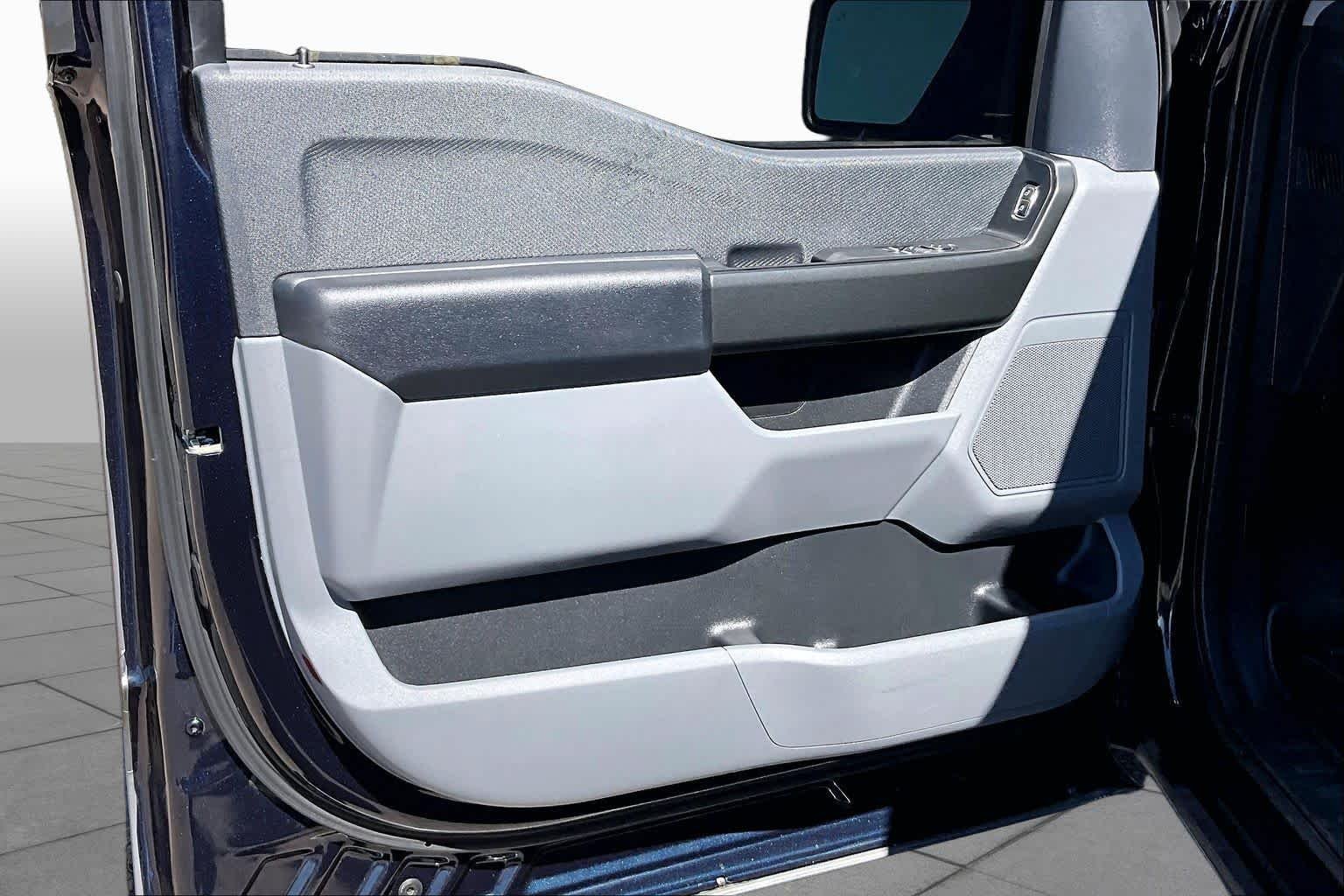 Used 2025 Blue Ford XL image 17