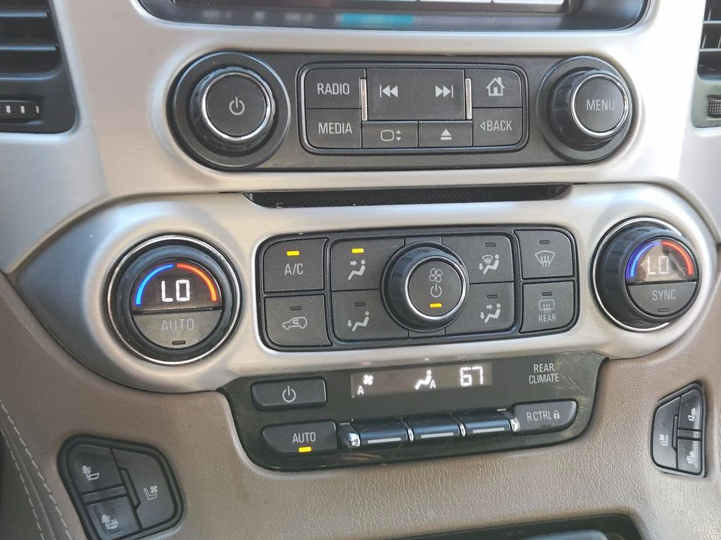 Used 2018 White Frost Tricoat GMC SLT image 20