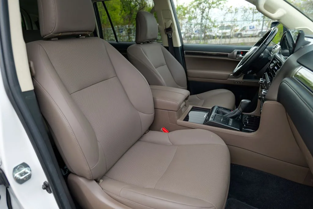 Used 2023 White Pearl Lexus 460 image 37