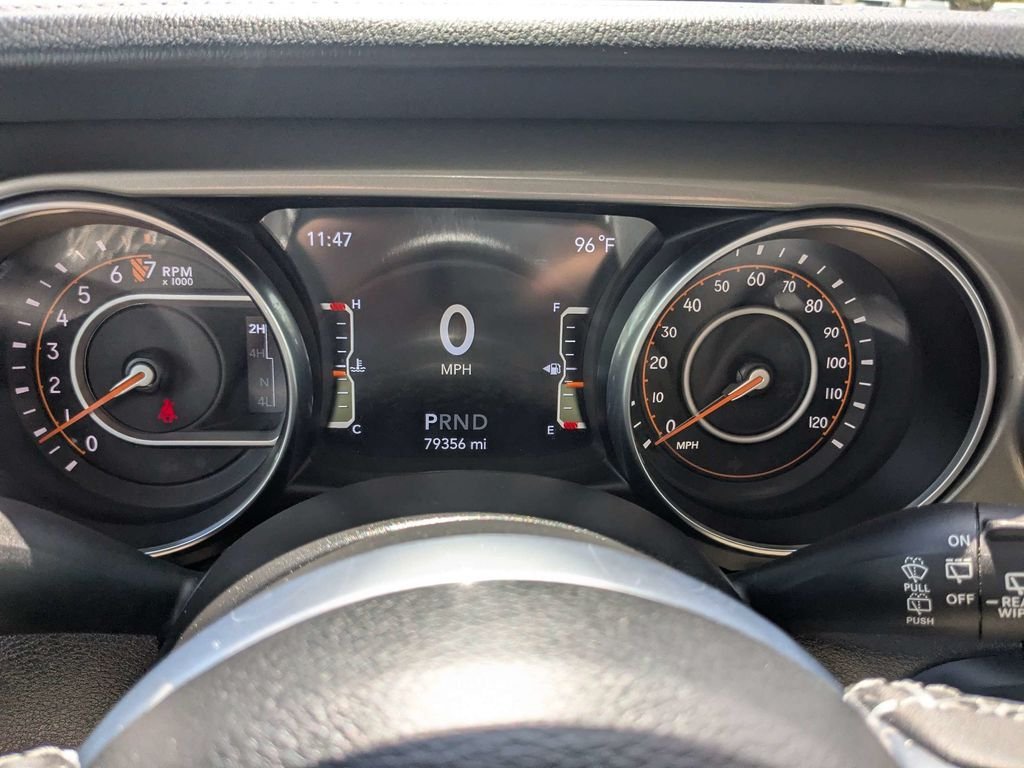 Used 2023 White/off-white Jeep Sahara image 30