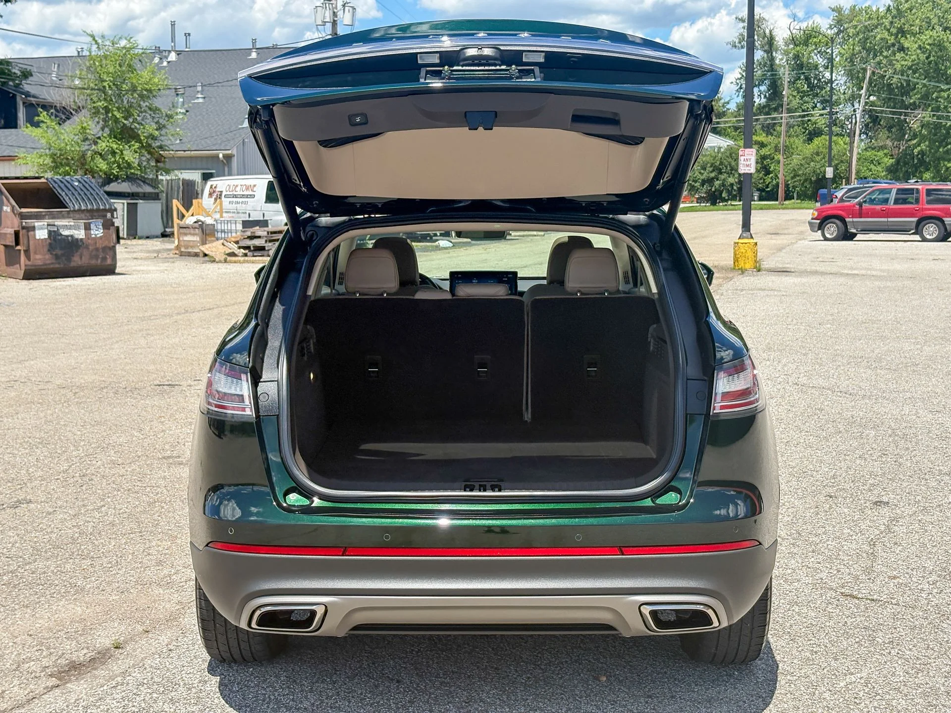 Used 2021 Green Lincoln Reserve image 37