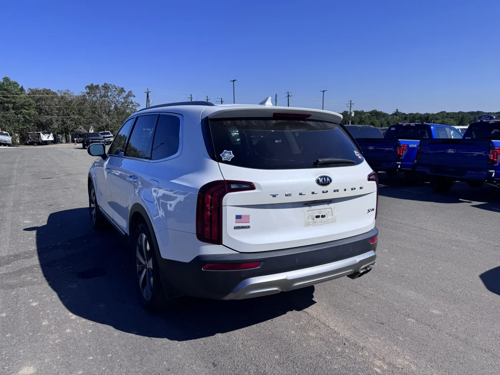 Used 2020 Snow White Pearl Kia S image 7