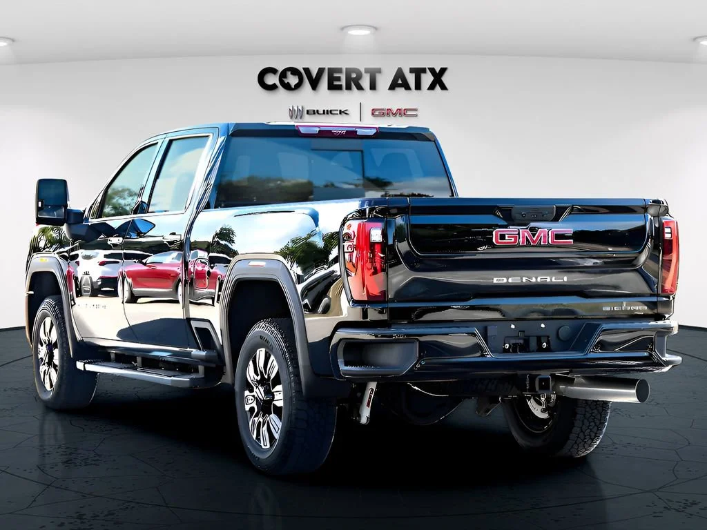 Used 2025 Onyx Black GMC Denali image 4