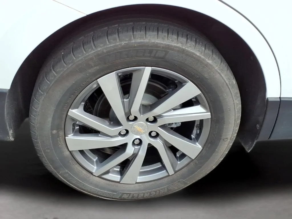 Used 2023 SUMMIT WHITE Chevrolet Premier image 35
