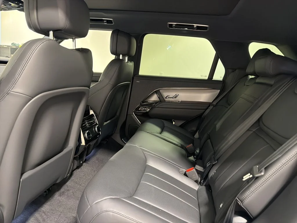 New 2026 Fuji White Land Rover Dynamic SE P530 V8 image 22