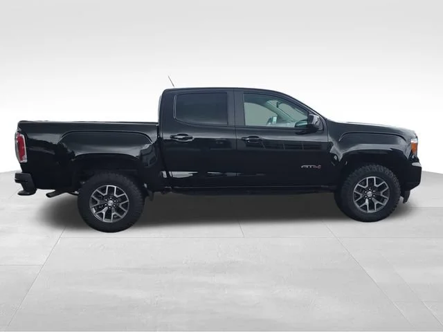 Used 2022 Onyx Black GMC AT4 - Cloth image 6