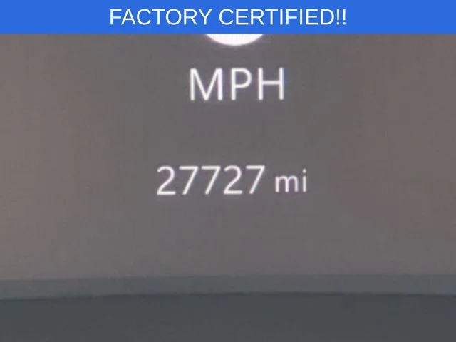 Used 2023 White Jeep Latitude Lux image 23