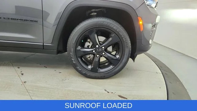 Used 2024 Gray Jeep Altitude X image 17