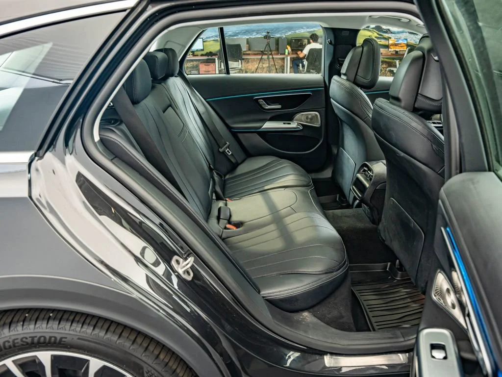 Used 2017 Magnetic Metallic Ford SE image 76