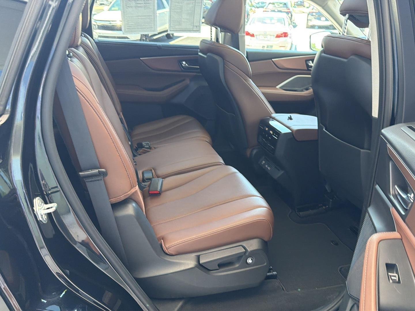Used 2022 Majestic Black Pearl Acura w/Tech image 11