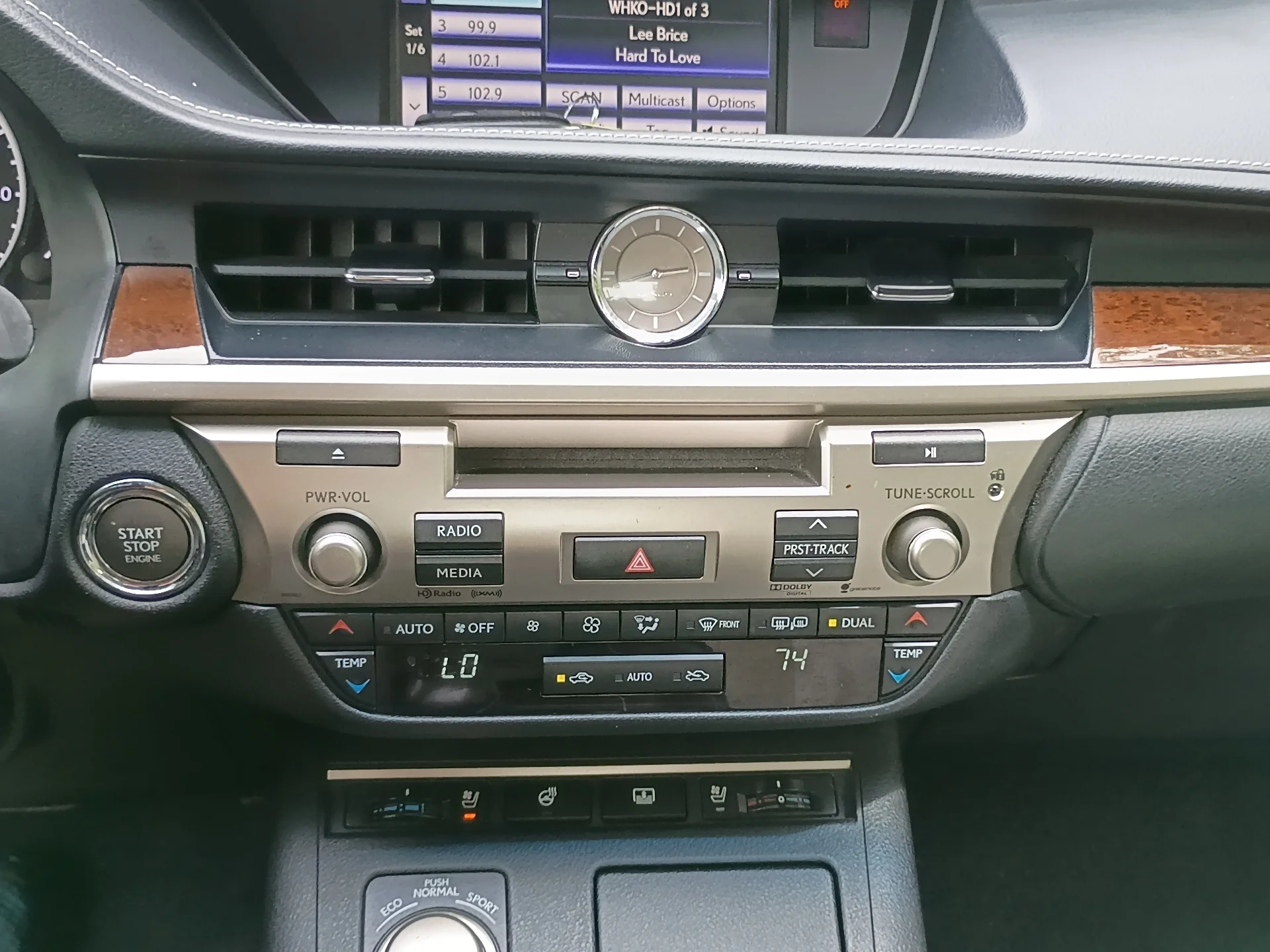 Used 2014 Silver Lining Metallic Lexus Base image 25