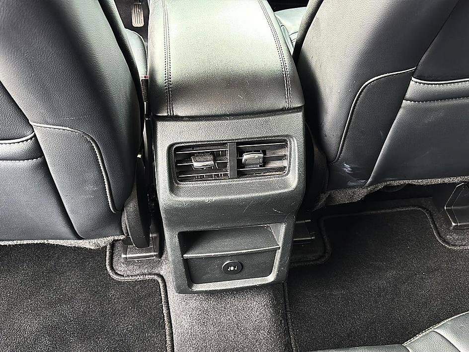 Used 2024 Gray Ford SEL image 23