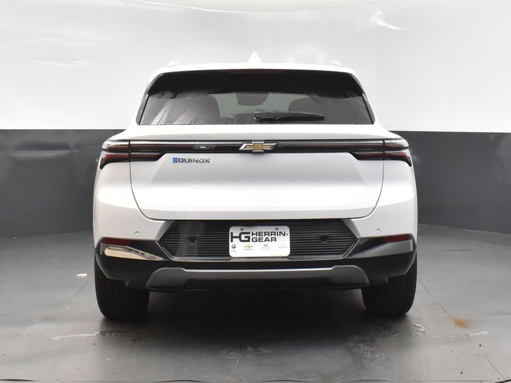 New 2025 Summit White Chevrolet LT image 6