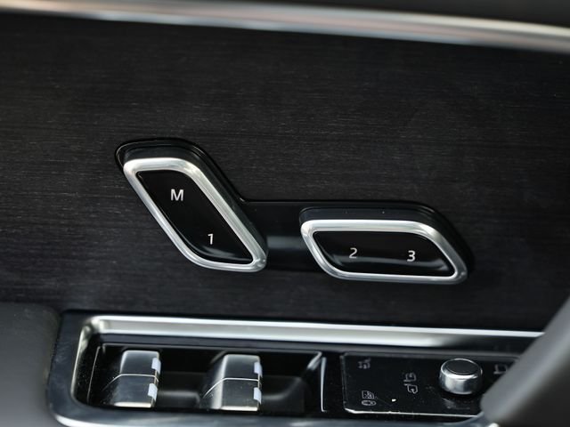New 2026 Santorini Black LAND ROVER SE image 19