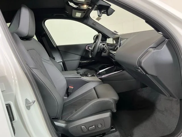 Used 2026 Alpine White BMW 30 xDrive image 22