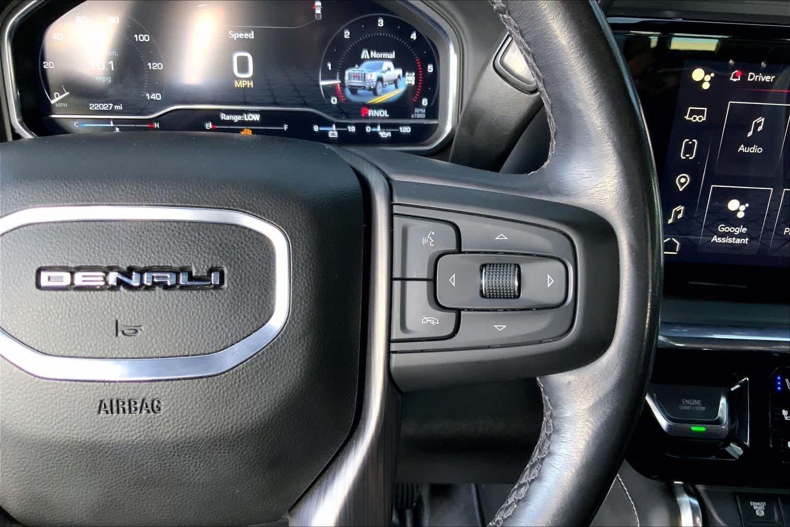 Used 2025 Onyx Black GMC Denali Ultimate image 25