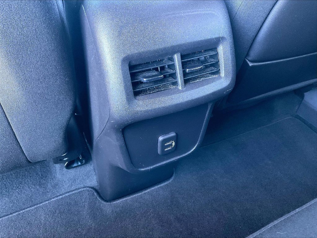 Used 2024 Summit White GMC SLE image 25