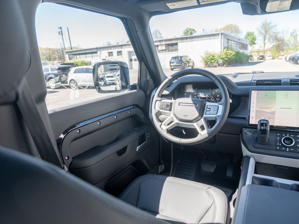 New 2026 Black Land Rover X-Dynamic SE image 18