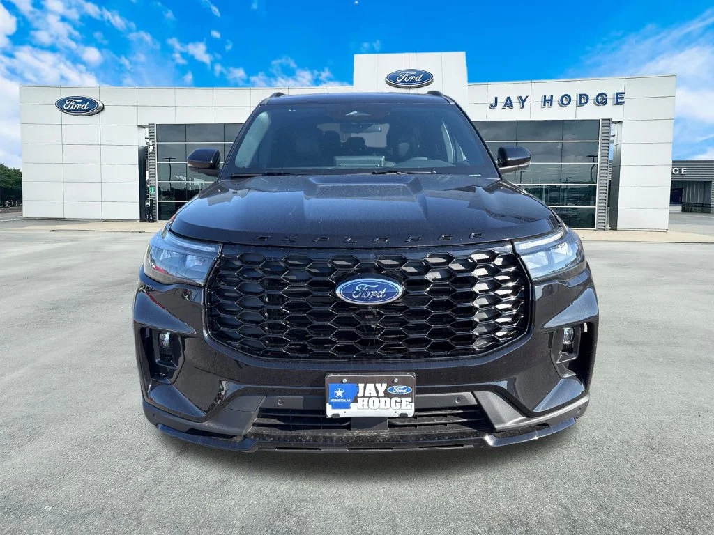 New 2026 Agate Black Metallic Ford ST-Line image 9