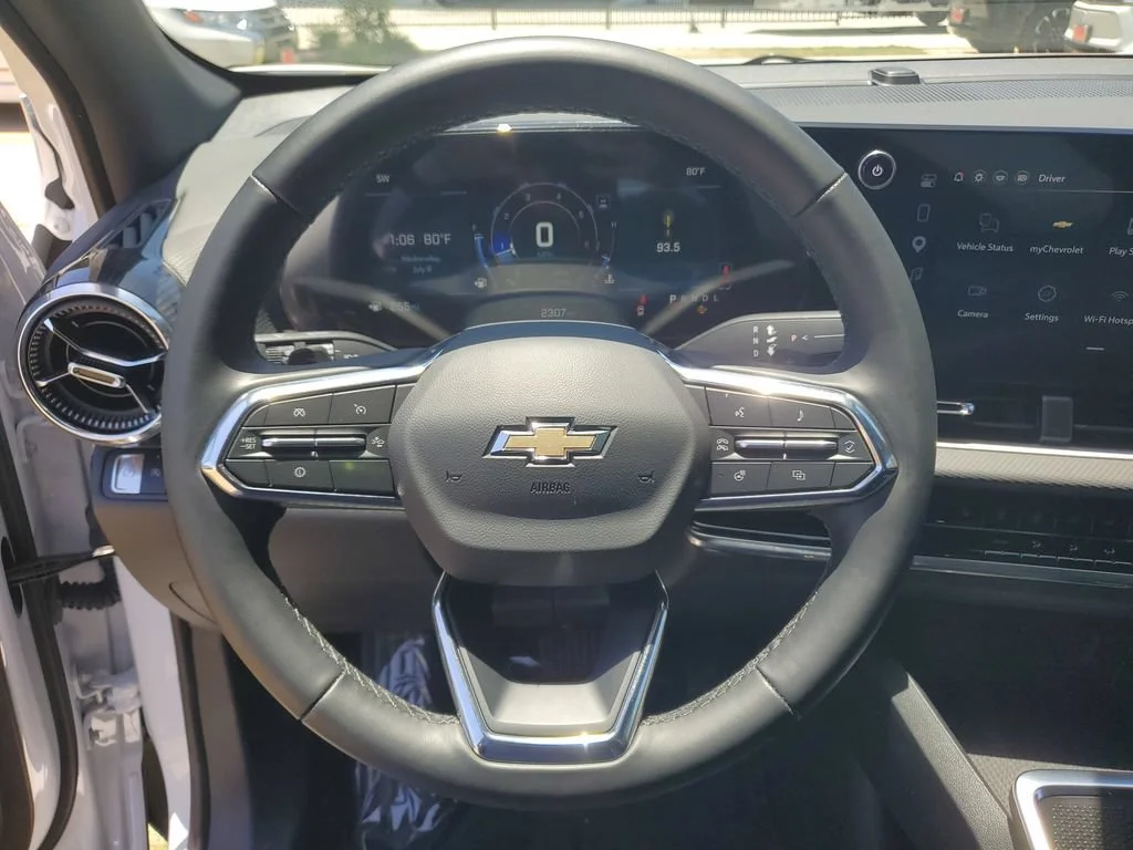 Used 2026 Summit White Chevrolet LT image 27