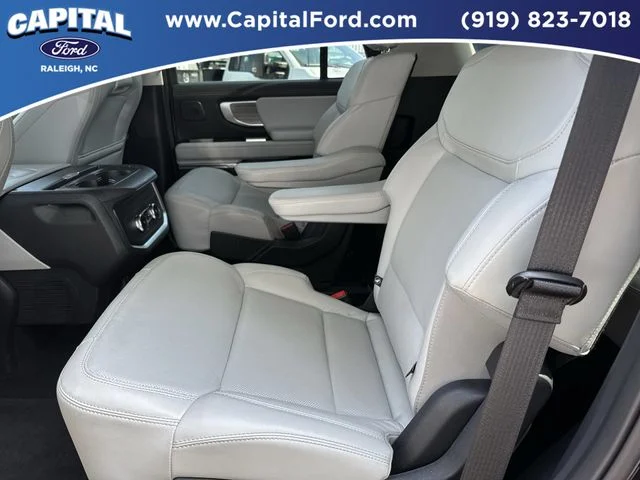 Used 2025 Black Ford Platinum image 18