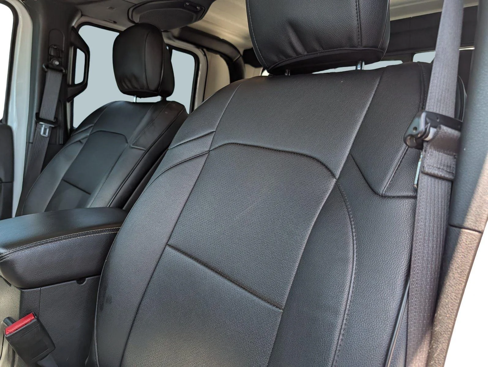 Used 2023 Bright White Clearcoat Jeep Overland image 13