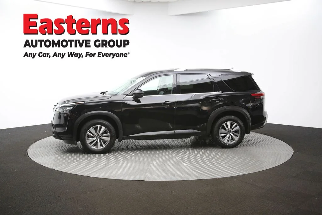 Used 2022 Black Nissan SL image 61