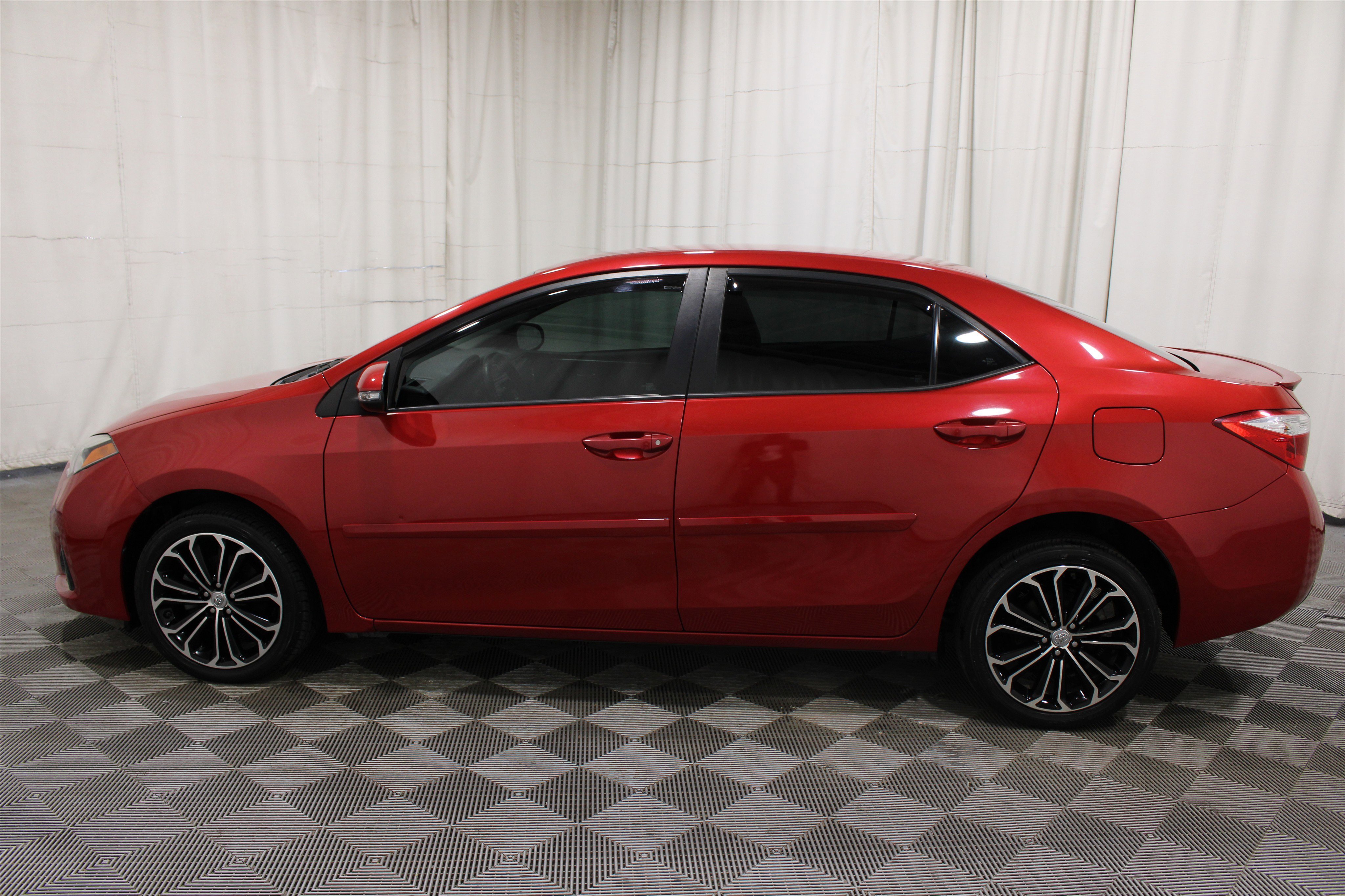 Used 2015 Red Toyota S Plus image 32
