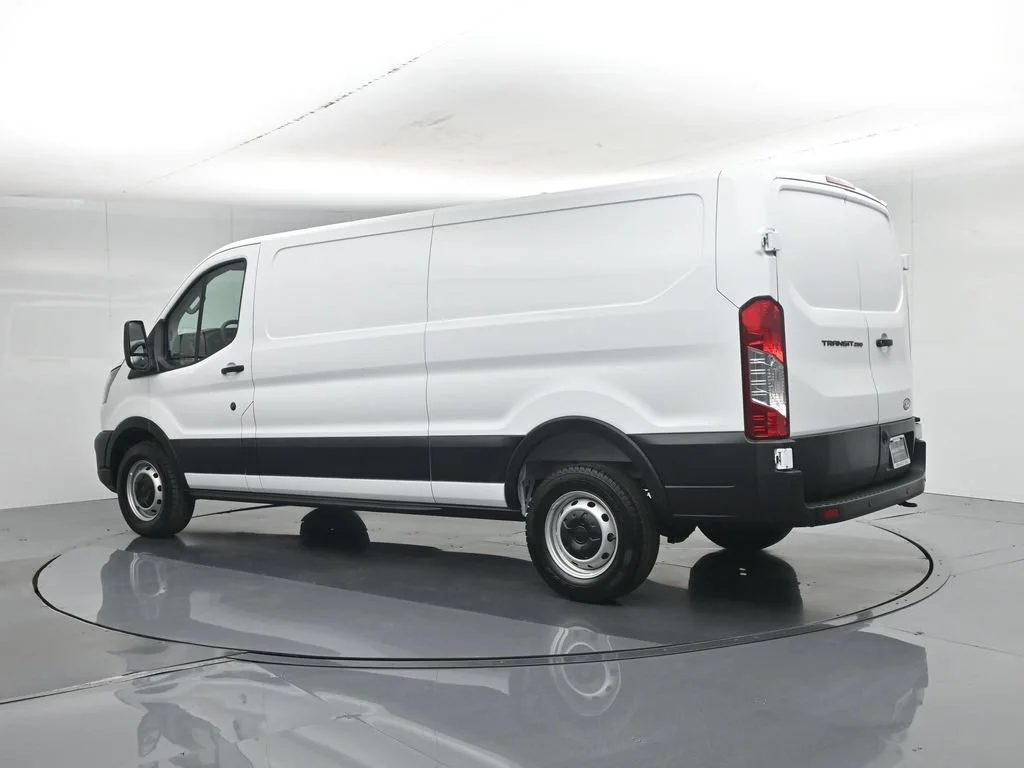 New 2026 Oxford White Ford Base image 23